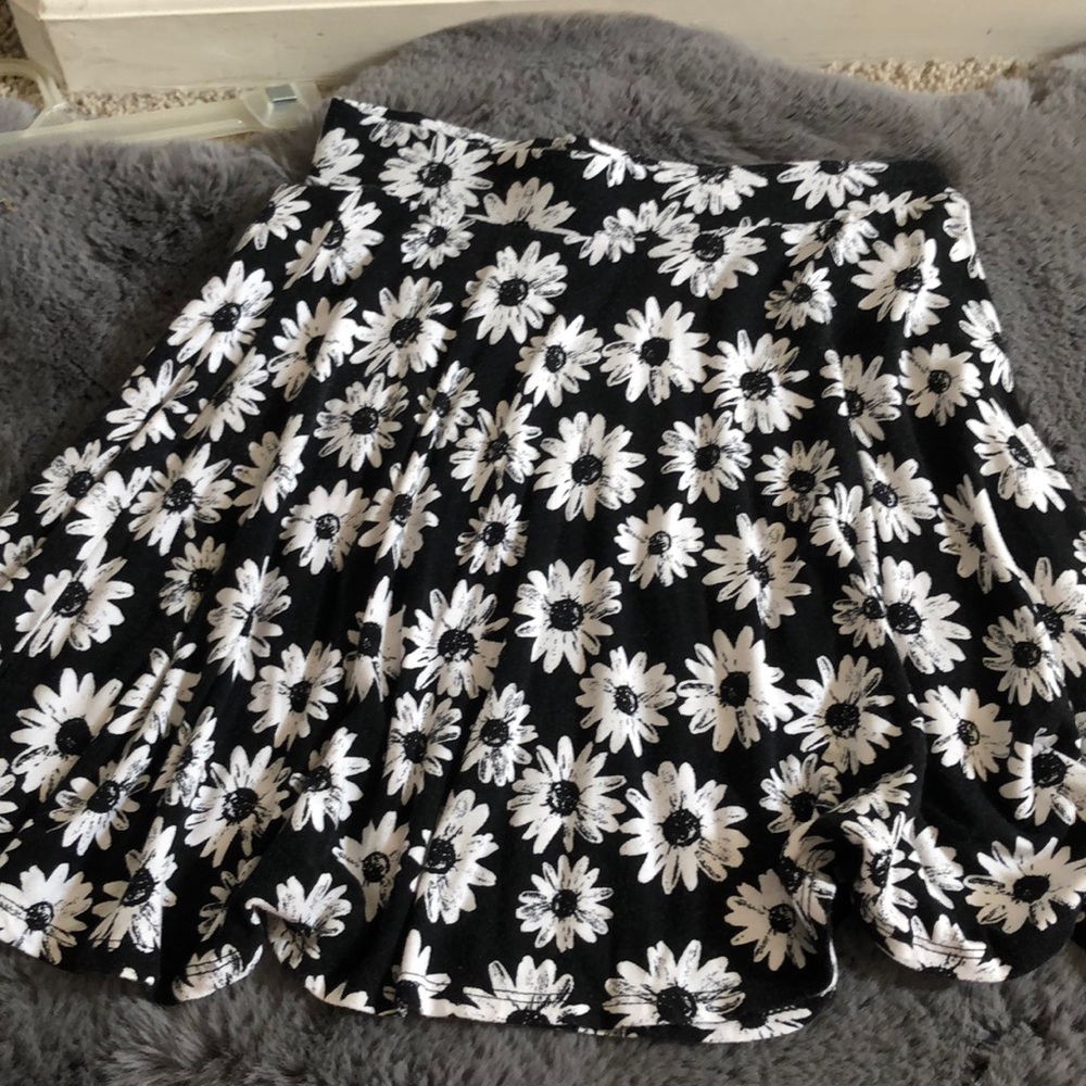 Cute, never worn skirt!